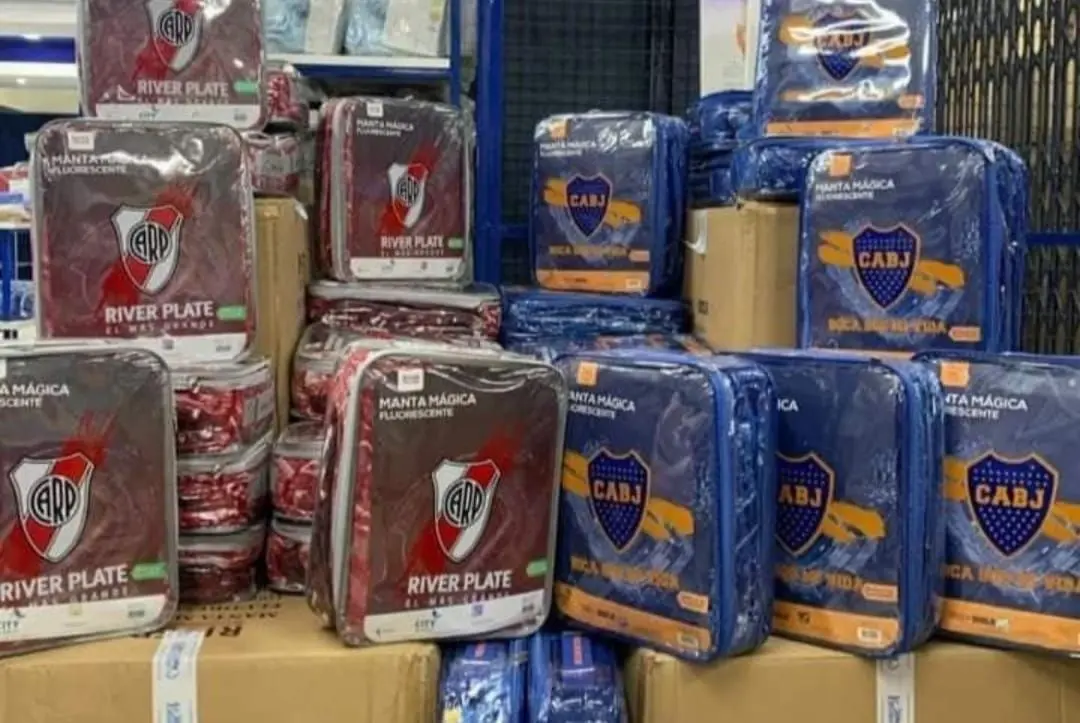 Frazada Manta Luminosa City Blanco 2 1/2 Plazas Equipo River y Boca